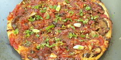 вегетарианская пицца с баклажанами