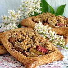 Рецепт Ревенные слойки с овсяной крошкой