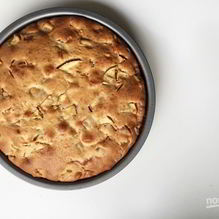 Рецепт Простая шарлотка с яблоками