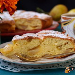 Шарлотка с грушами