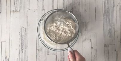 шарлотка с ягодами