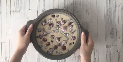 шарлотка с ягодами