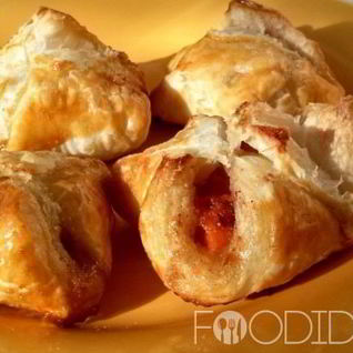 Слоеные конвертики с тыквой