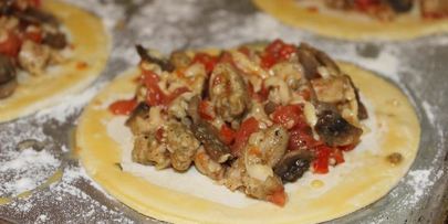 слойки из слоеного теста с мясом панама-мама