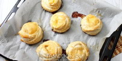 слойки-розочки с курицей и сыром