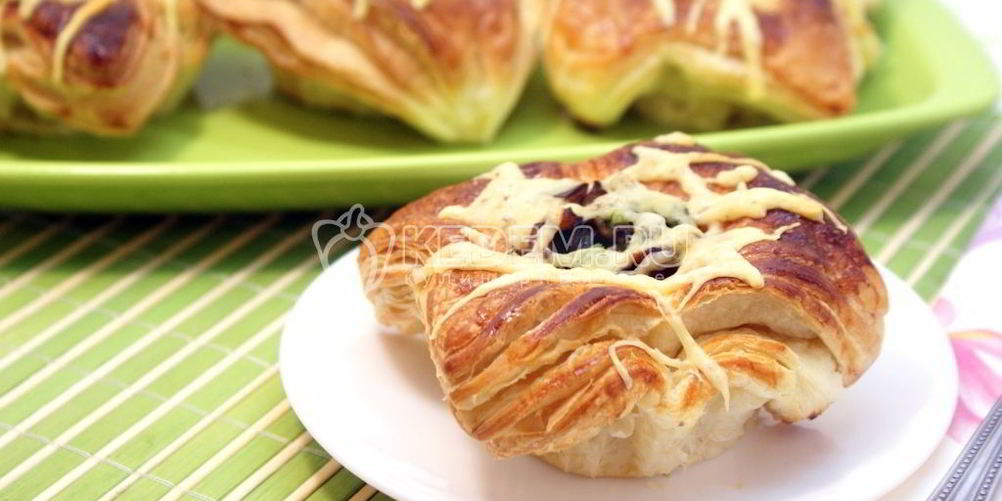 Рецепт слойки с баклажанами и сыром