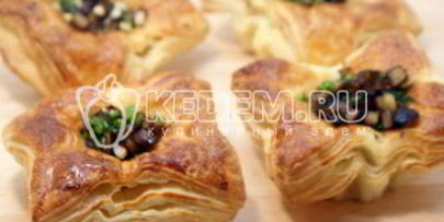 слойки с баклажанами и сыром