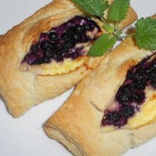 Рецепт Слойки с черникой и творогом