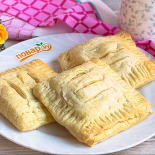 Слойки с дыней и сыром