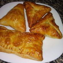 Рецепт Слойки с картофелем и грибами из слоеного теста