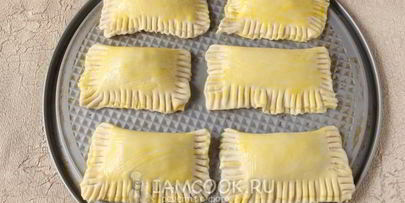 слойки с орехами