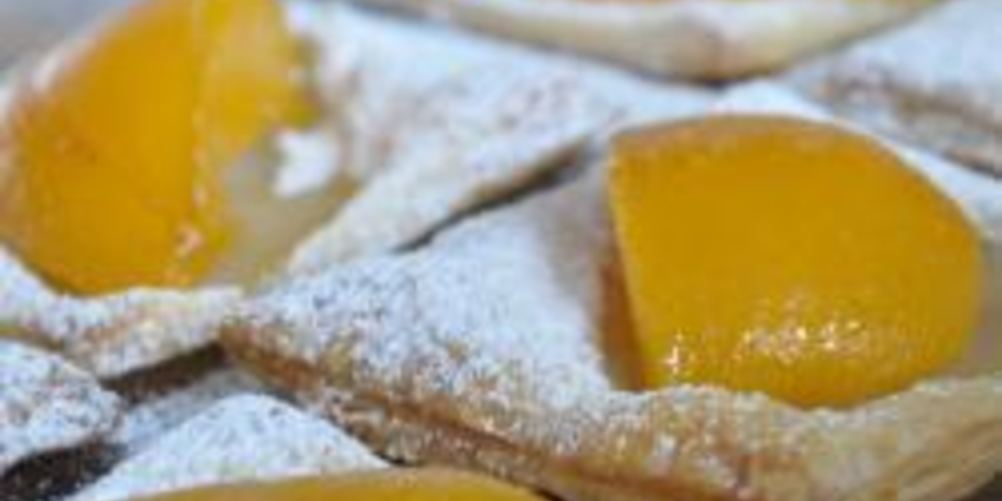 Рецепт слойки с персиками