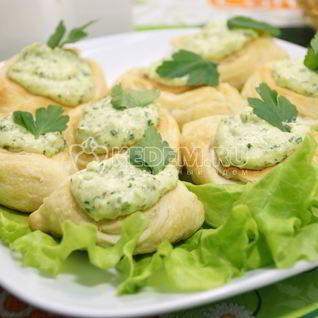 Слойки с сырной пастой