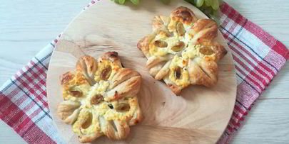 слойки с творогом и виноградом