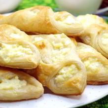 Рецепт Слойки с творогом Любимые