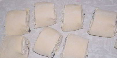 слойки с творожной начинкой и изюмом