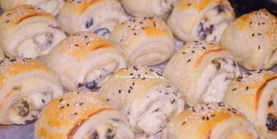 слойки с творожной начинкой и изюмом