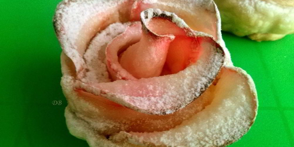 Рецепт слойки с яблоками из слоеного бездрожжевого теста