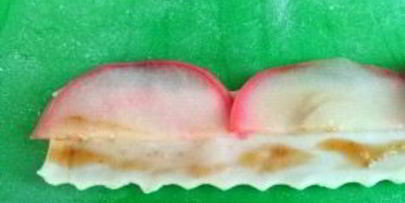 слойки с яблоками из слоеного бездрожжевого теста