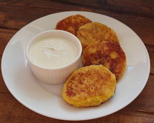 Розовые сырники