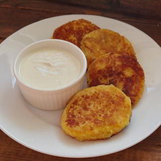 Розовые сырники