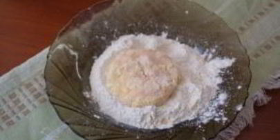 розовые сырники