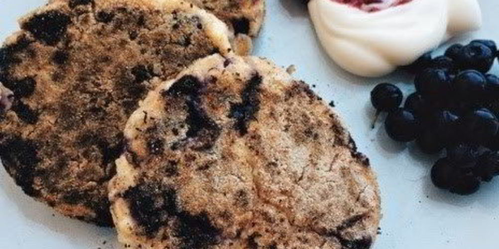 Рецепт сырники из гречневой муки с черникой без глютена