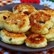Рецепт Сырники из творога с изюмом