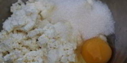 сырники из творога с изюмом