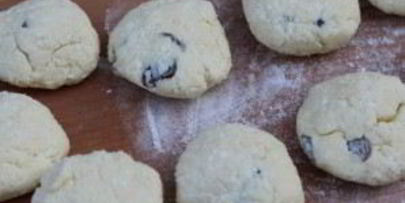 сырники из творога с изюмом