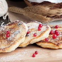 Рецепт Сырники на сметане с изюмом