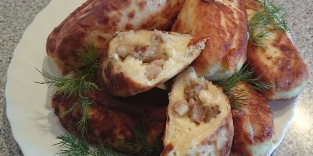 Рецепт сырники с беконом и луком