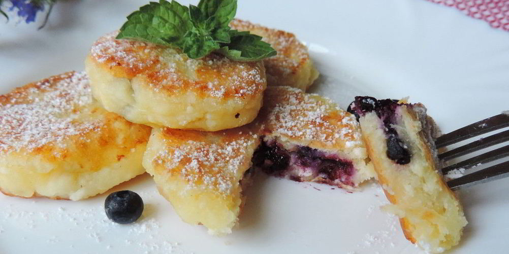 Рецепт сырники с черникой