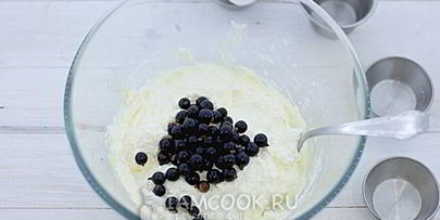 сырники с черной смородиной