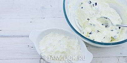 сырники с черной смородиной