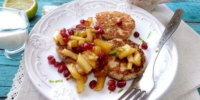 сырники с карамельным фруктовым соусом