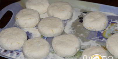 сырники с лимонной цедрой и ванилином на манке