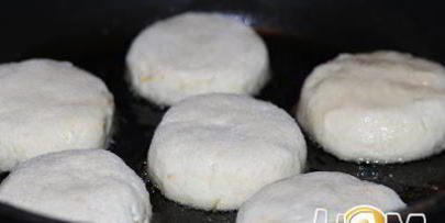 сырники с лимонной цедрой и ванилином на манке