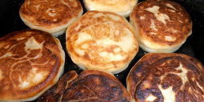 сырники с шоколадным вулканчиком — праздничный завтрак