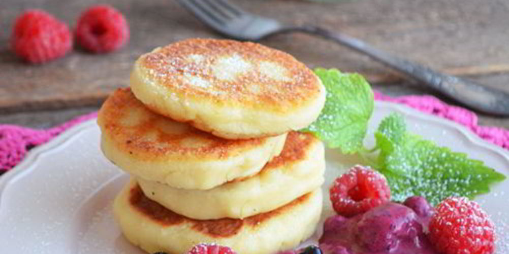 Рецепт сырники с ягодным кремом