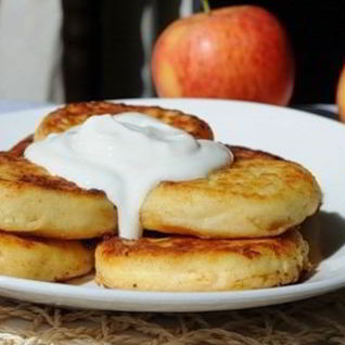 Сырники со сметаной