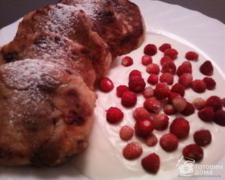 Сырники Зимняя вишня с бананом