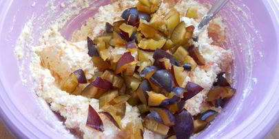 творожные сырники с тыквой и сливами