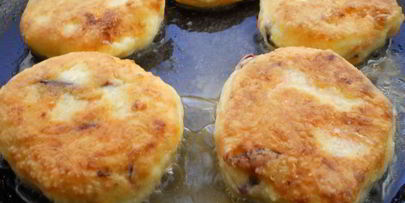 творожные сырники с тыквой и сливами