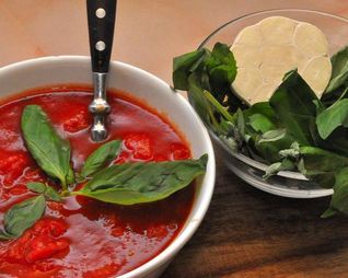 Домашние соус и тесто для Пиццы