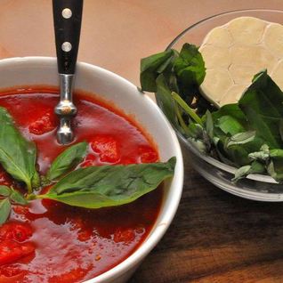 Домашние соус и тесто для Пиццы