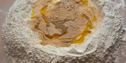 домашние соус и тесто для пиццы