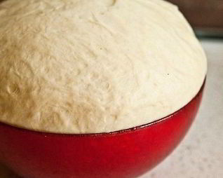 Дрожжевое тесто для пирожков по-домашнему