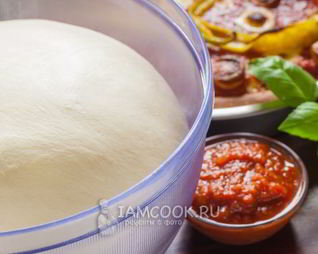 Пышное дрожжевое тесто для пиццы