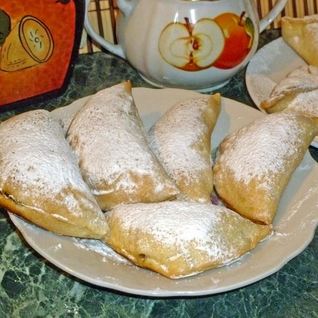 Слоеное дрожжевое тесто с яблоками